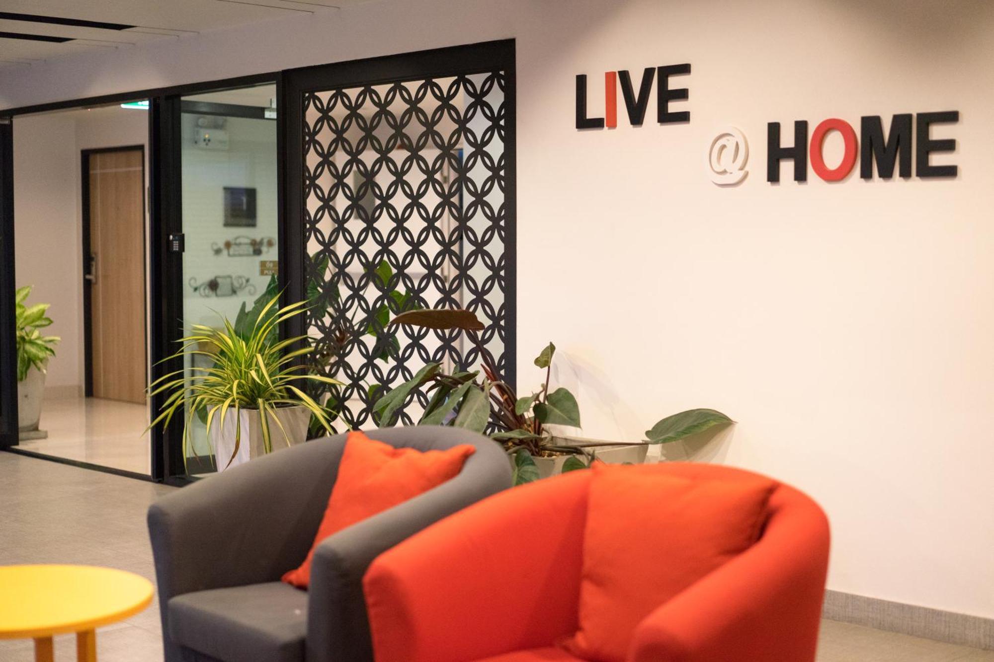 Live At Home Sukhumvit 105 Bangkok Luaran gambar