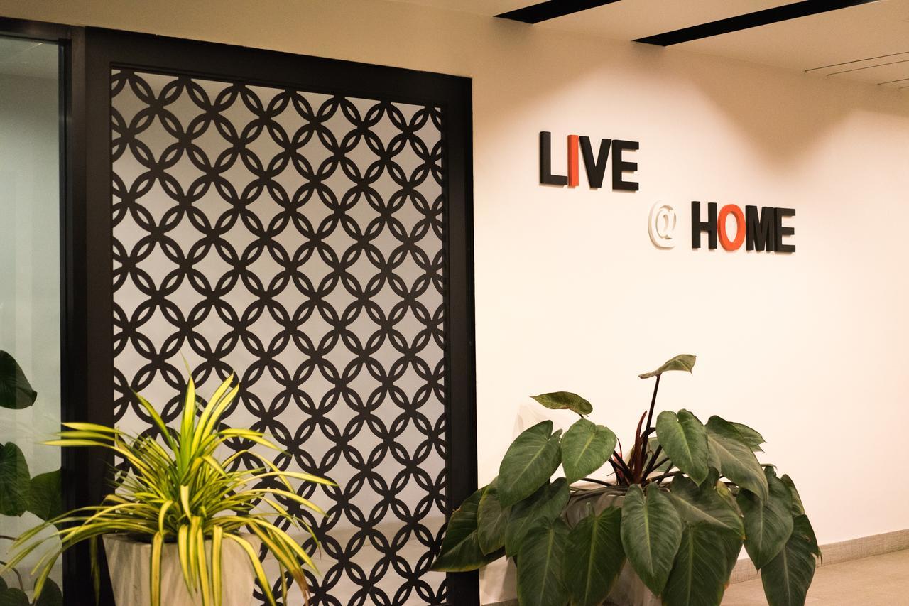 Live At Home Sukhumvit 105 Bangkok Luaran gambar